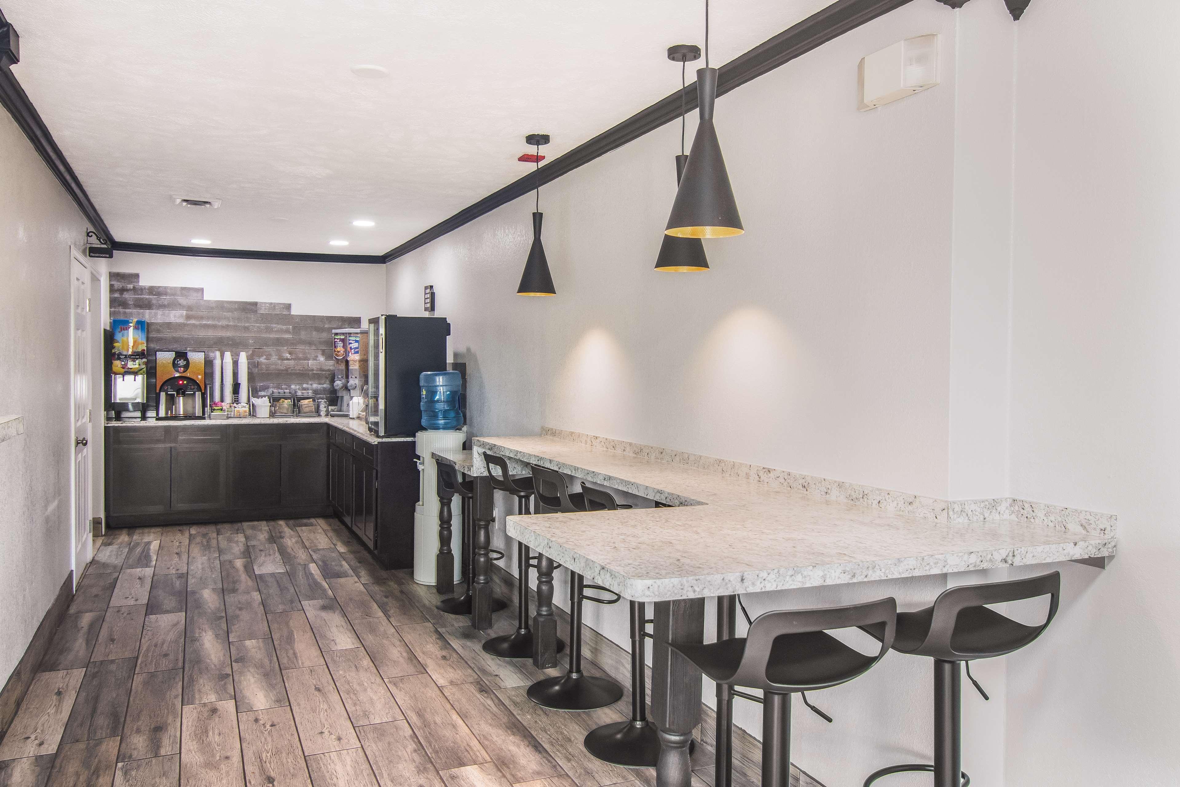 Americas Best Value Inn Еллаєнс Екстер'єр фото