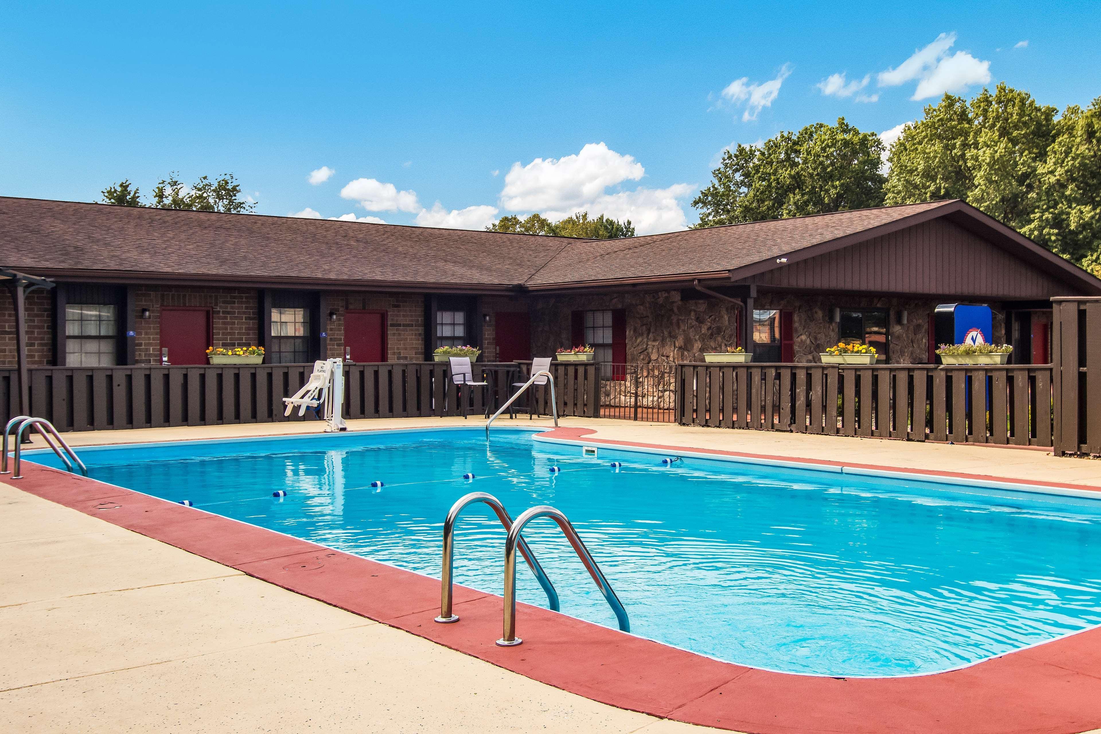 Americas Best Value Inn Еллаєнс Екстер'єр фото